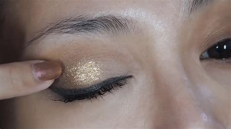 Effortlessly Enchanted: Creating Stunning Looks with Semi Magical Eyeliner